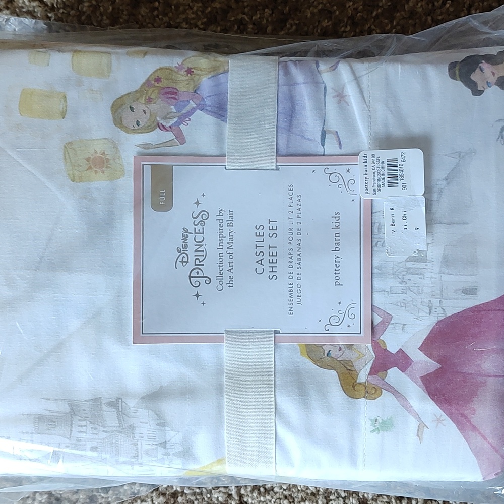 Disney Princess Castles Sheet Set. Full size bedding.